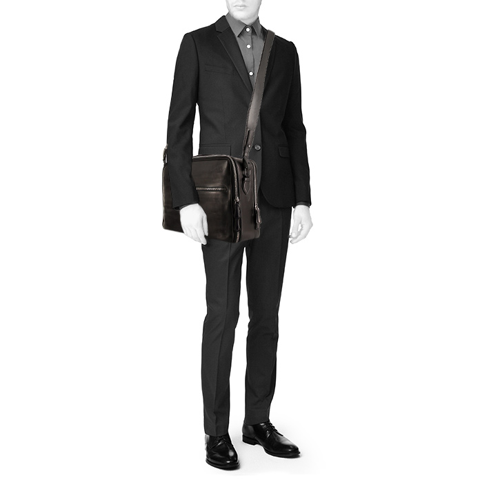 Sac bandoulière Berluti Lendemain en cuir noir - Detail D1