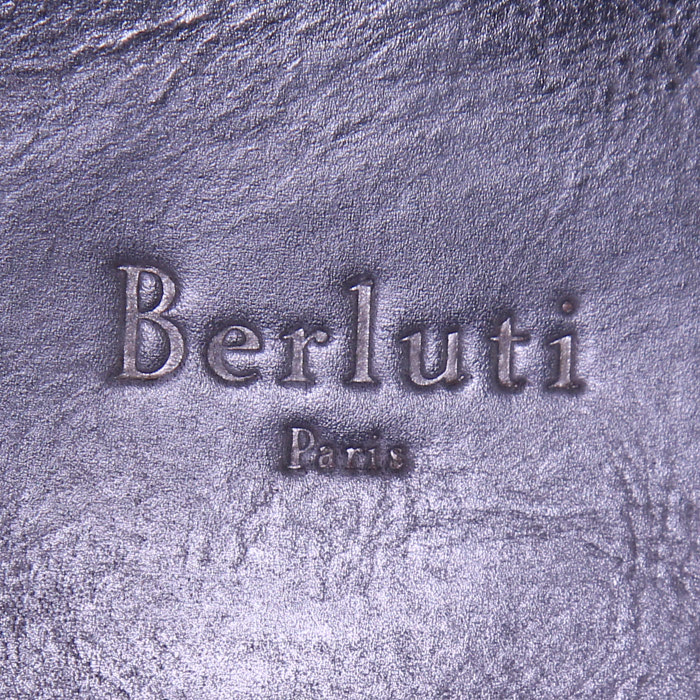 Bolso bandolera Berluti Lendemain en cuero negro - Detail D4