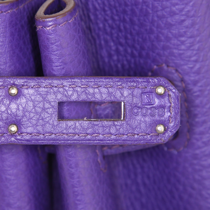 Bolso de mano Hermes Birkin 35 cm en cuero togo violeta Iris - Detail D4