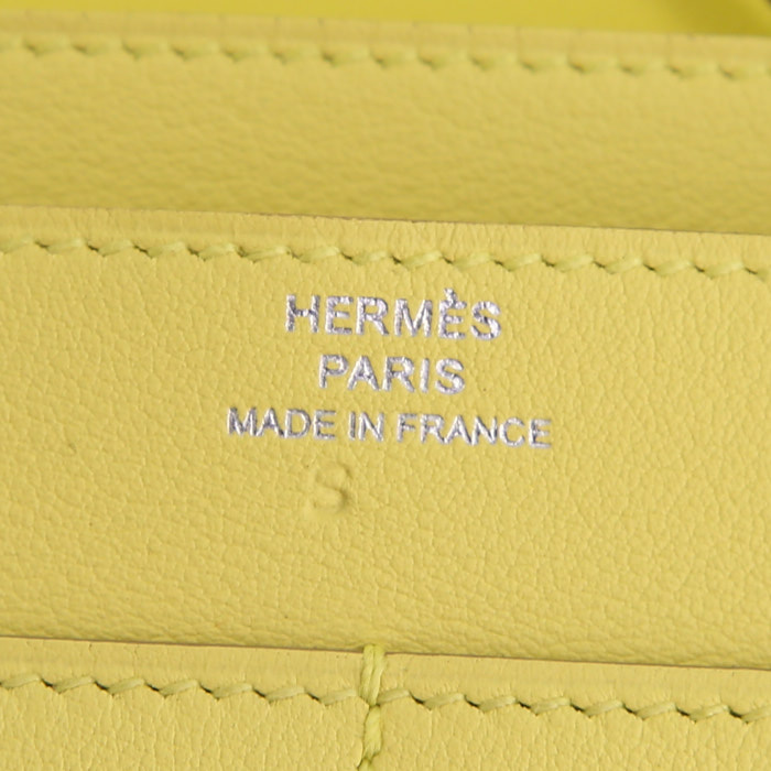 Portafogli Hermes Dogon - Pocket Hand in pelle Swift giallo Soufre - Detail D3
