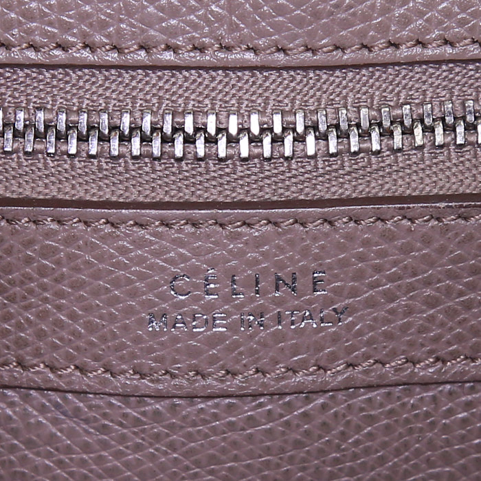 Celine Cabas Phantom Soft shopping bag in taupe grained leather - Detail D3