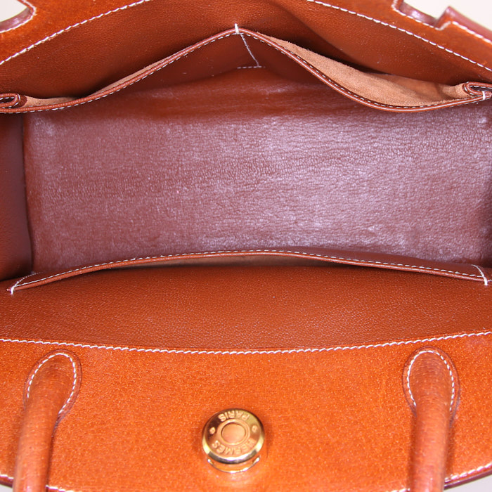 Hermès Dalvy handbag in gold Pecari leather - Detail D2