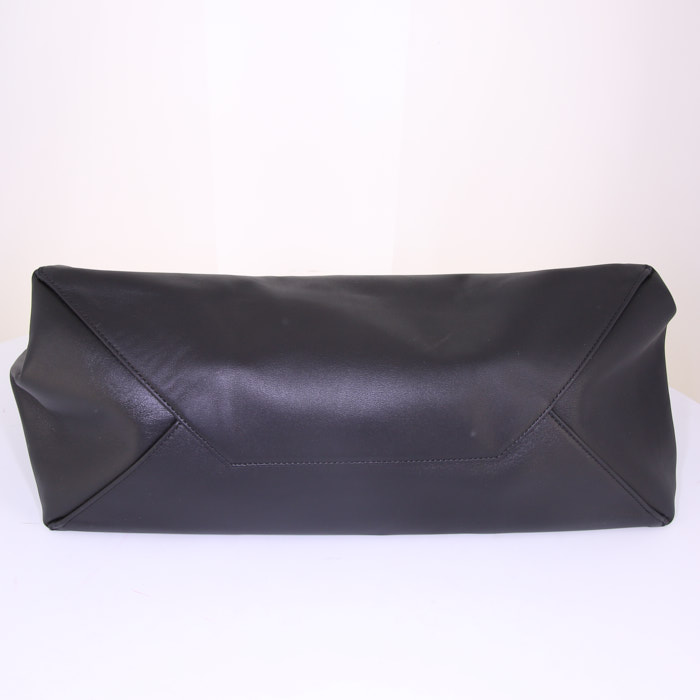 Bolso Cabás Celine Cabas en cuero negro - Detail D4