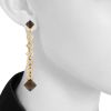 Vhernier Pan Di Zucchero pendants earrings in yellow gold,  mother of pearl and smoked quartz - Detail D1 thumbnail