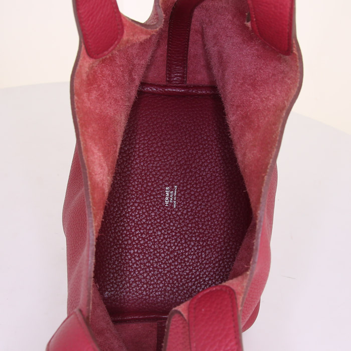 Bolso de mano Hermes Picotin modelo pequeño en cuero togo color frambuesa - Detail D2