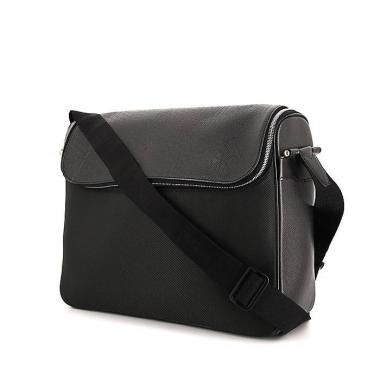 Sac bandoulière Louis Vuitton Taimyr en cuir taiga noir et toile noire