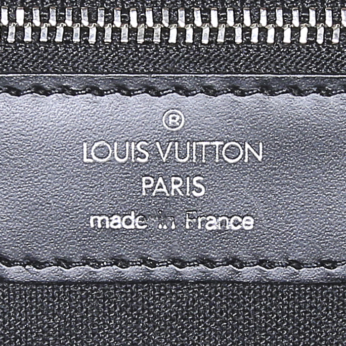 Sac bandoulière Louis Vuitton Yaranga en cuir taiga noir et toile noire - Detail D3