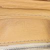 Bolso de mano Chloé Paddington en cuero granulado beige miel - Detail D3 thumbnail