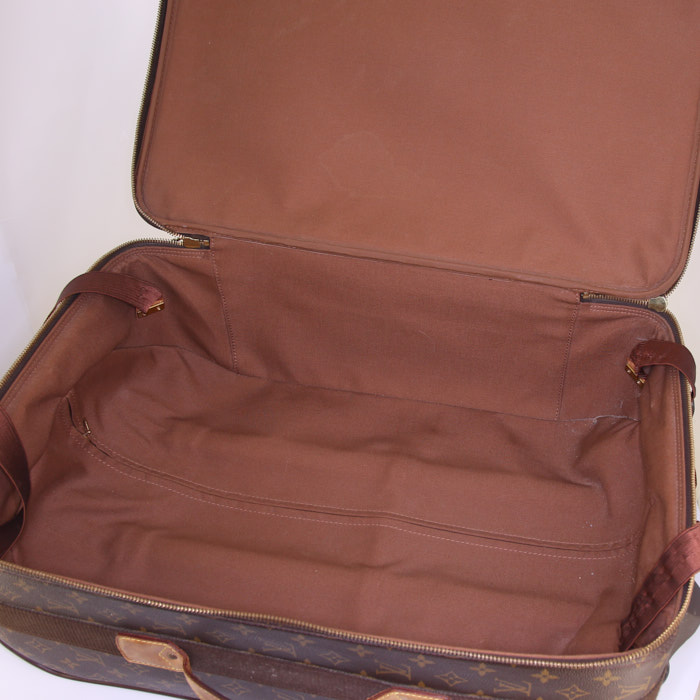 Maleta flexible Louis Vuitton Pegase en lona Monogram marrón y cuero natural - Detail D2