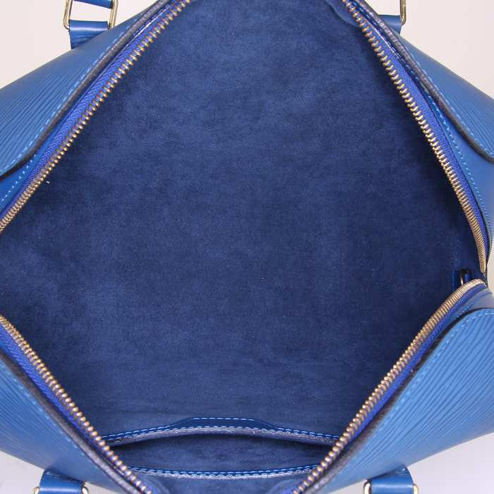 Sac à main Louis Vuitton Soufflot en cuir épi bleu - Detail D2