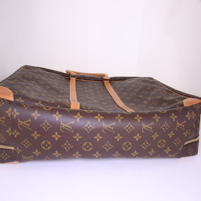 Borsa da viaggio Louis Vuitton Sirius in tela monogram cerata marrone e pelle naturale - Detail D4
