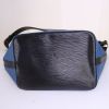 Louis Vuitton petit Noé small model handbag in blue epi leather and black leather - Detail D4 thumbnail