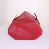 Louis Vuitton Sac d'épaule small model shoulder bag in red epi leather - Detail D4 thumbnail