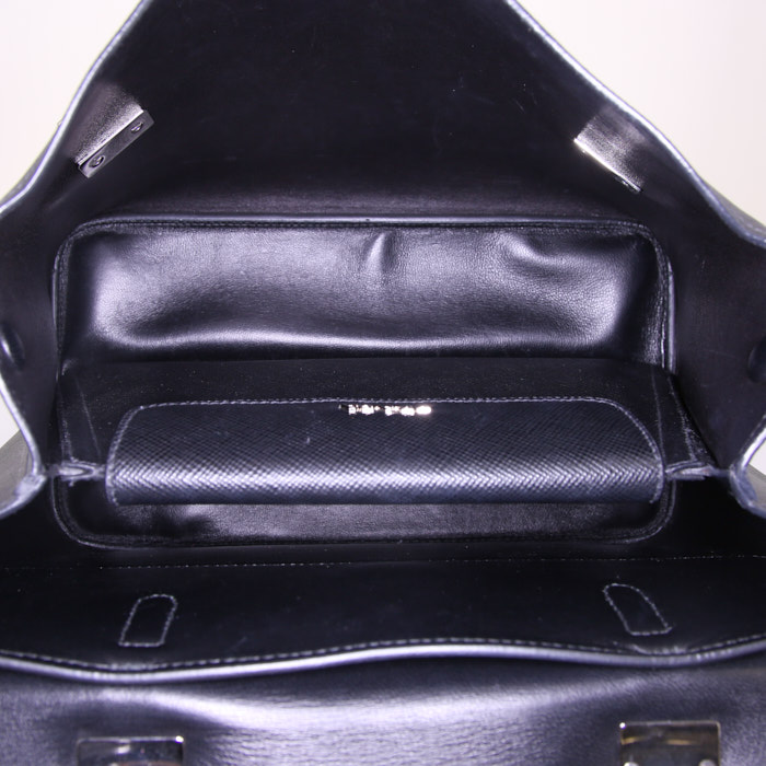 Bolso de mano Prada Lux en cuero saffiano negro - Detail D3