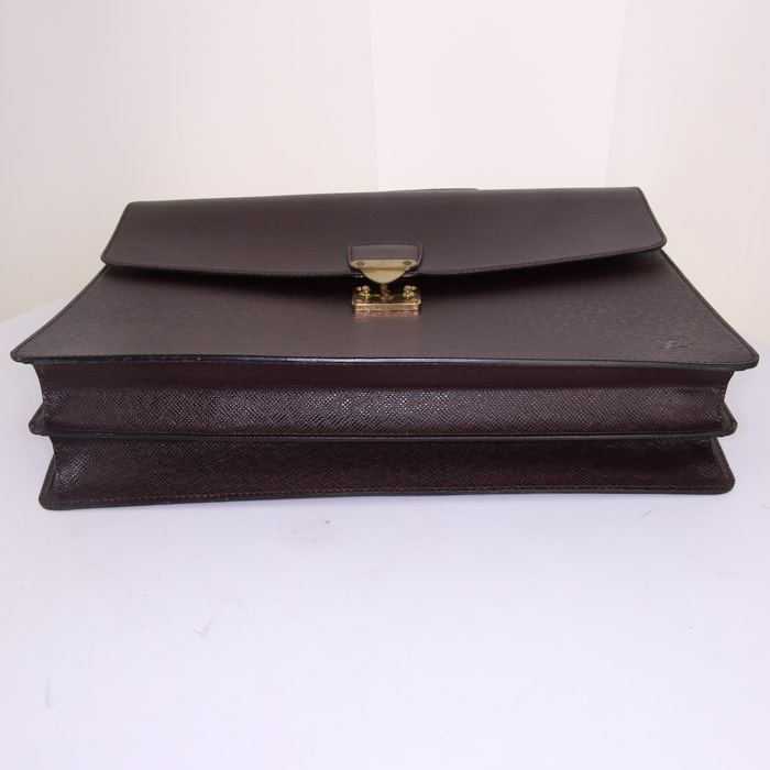 Borsa portadocumenti Louis Vuitton Laguito in pelle taiga plum - Detail D4