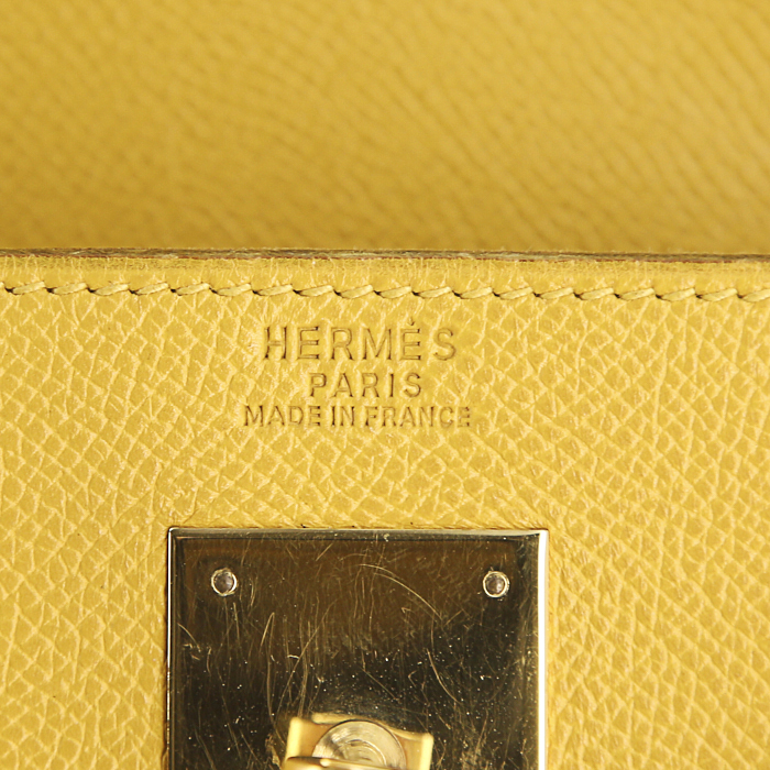 Bolso de mano Hermes Kelly 32 cm en cuero epsom amarillo - Detail D4