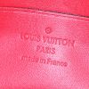 Sac bandoulière Louis Vuitton Lucie en cuir verni monogram rouge - Detail D3 thumbnail