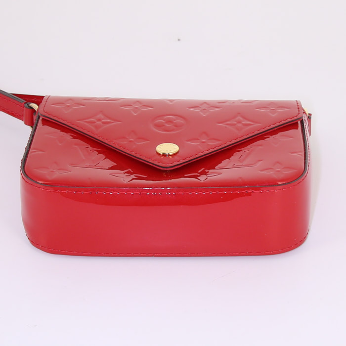 Louis Vuitton Lucie shoulder bag in red monogram patent leather - Detail D4