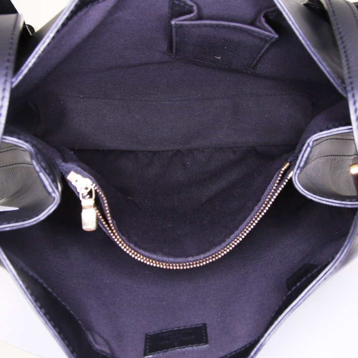 Louis Vuitton Mandara shoulder bag in black epi leather - Detail D2