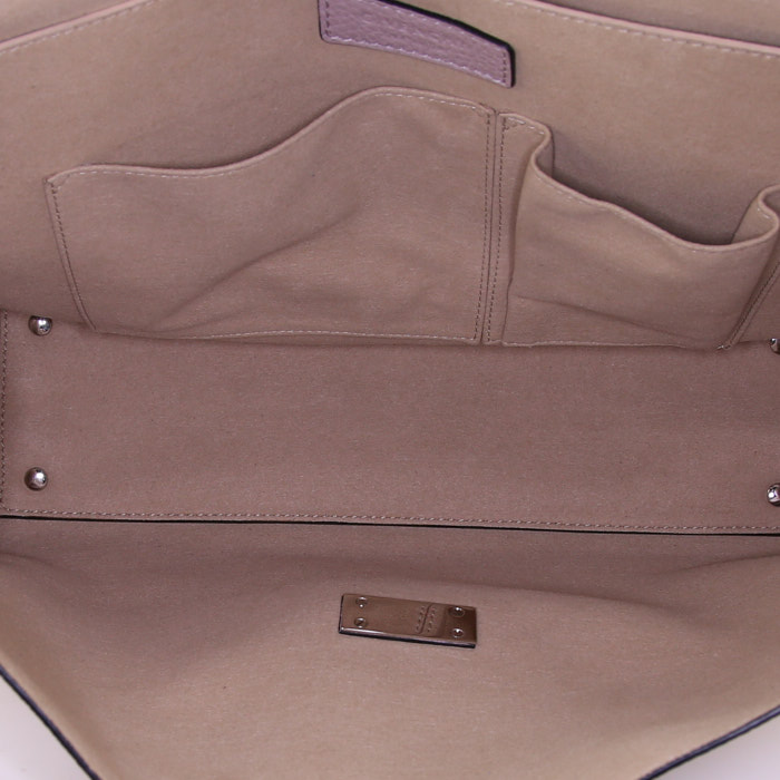 Bolso bandolera Givenchy Shark modelo grande en cuero granulado beige - Detail D3