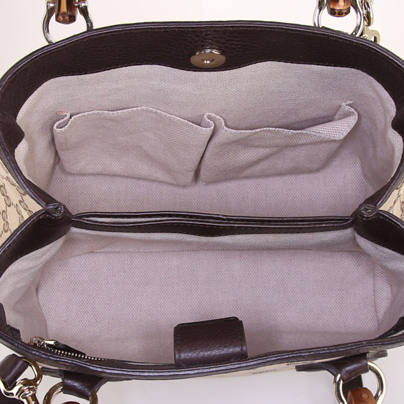 Bolso de mano Gucci Bamboo en lona Monogram beige y cuero marrón - Detail D3