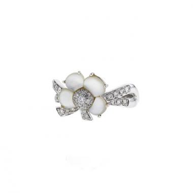 Mauboussin Éternité Tendresse ring in white gold,  mother of pearl and diamonds
