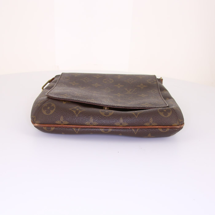Sac bandoulière Louis Vuitton Musette Salsa petit modèle en toile monogram marron et cuir naturel - Detail D4