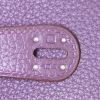 Sac porté épaule ou main Hermès Lindy 30 cm en cuir togo violet Raisin - Detail D4 thumbnail