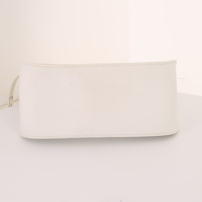 Borsa bisaccia Hermes Jypsiere 28 cm in pelle togo bianca - Detail D4