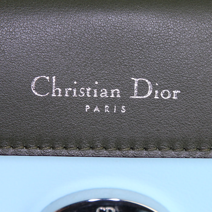 Sac bandoulière Dior Be Dior petit modèle en cuir grainé turquoise - Detail D4