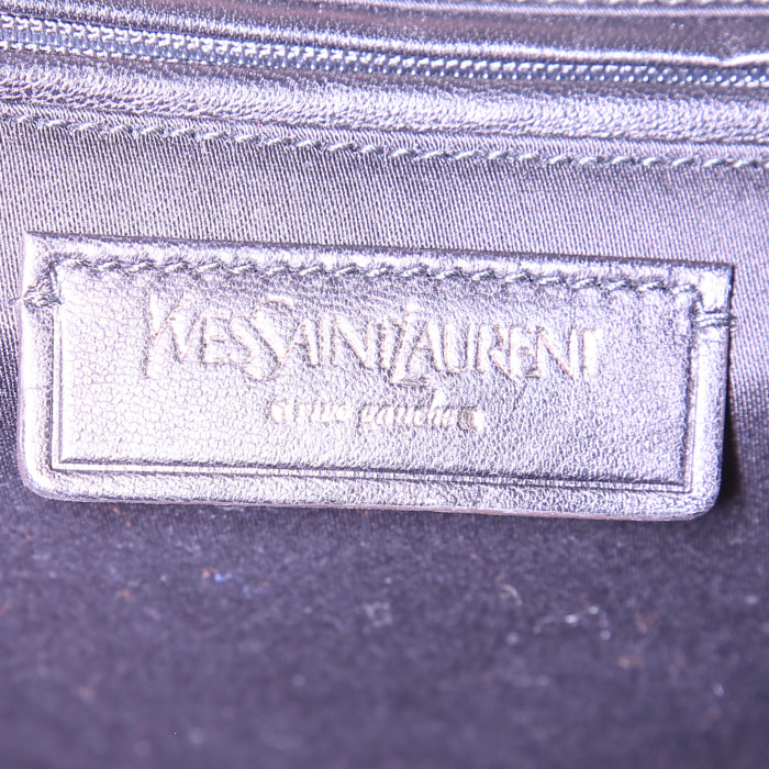 Yves Saint Laurent Easy handbag in black patent leather - Detail D3