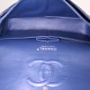 Chanel Timeless handbag in navy blue patent quilted leather - Detail D3 thumbnail