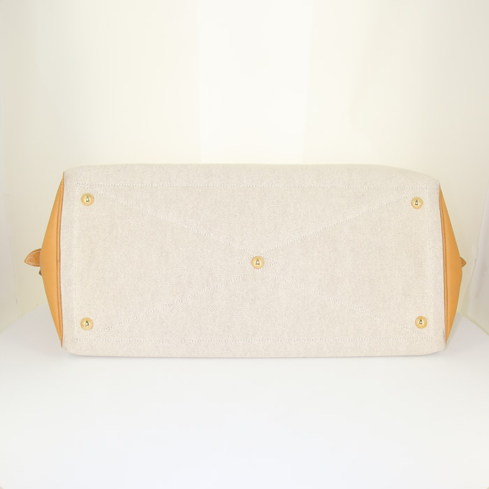 Sac de voyage Hermes Victoria en toile beige et cuir naturel beige - Detail D4