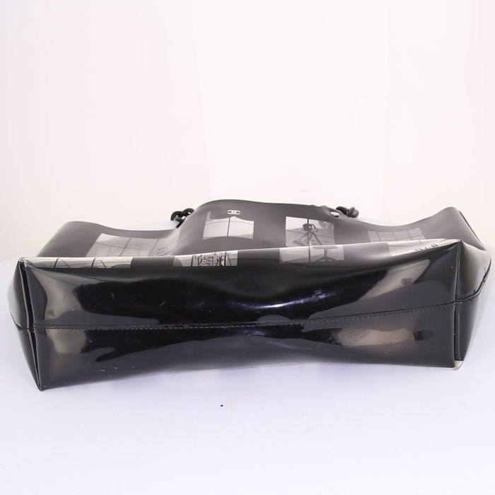 Chanel Editions Limitées shopping bag in transparent and black plexiglas - Detail D4