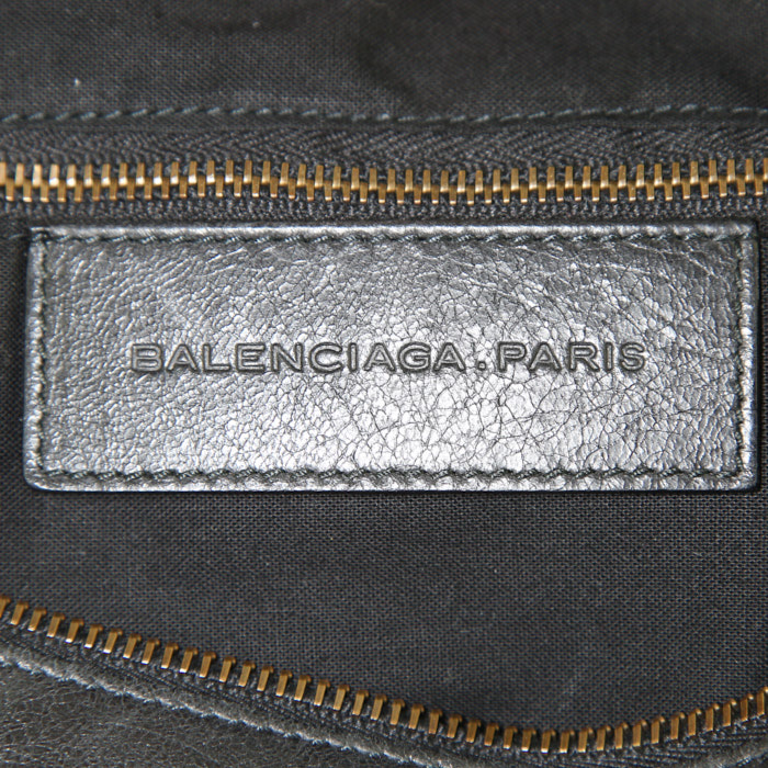 Balenciaga Twiggy handbag in black leather - Detail D4