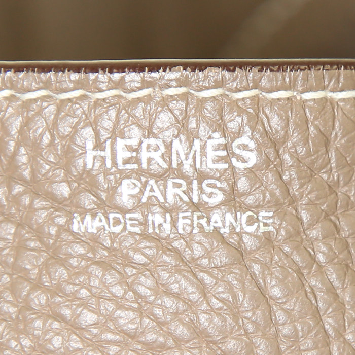 Hermes Lindy 30 handbag in etoupe togo leather - Detail D4