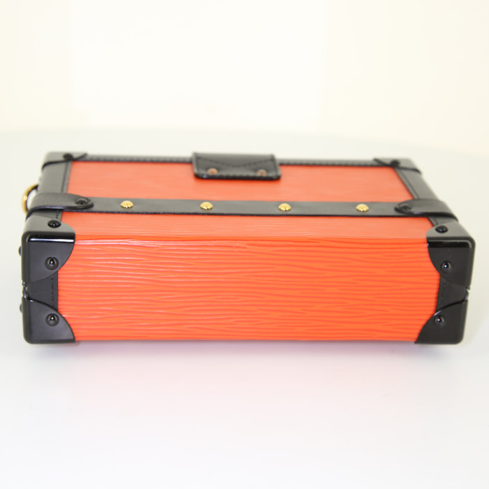 Bolso bandolera Louis Vuitton Petite Malle en cuero naranja y negro - Detail D4