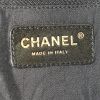 Chanel Executive shopping bag in black leather - Detail D4 thumbnail