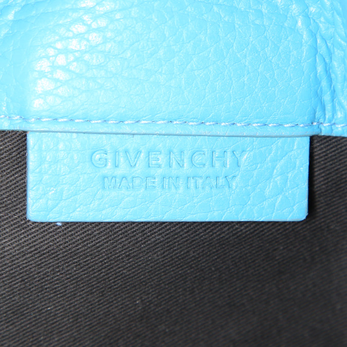 Pochette Givenchy Antigona in pelle martellata blu - Detail D3