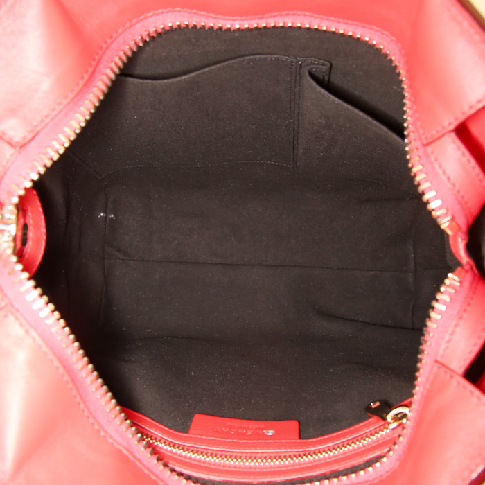 Givenchy  Lucrezia small model bag worn on the shoulder or carried in the hand in red leather - Detail D3