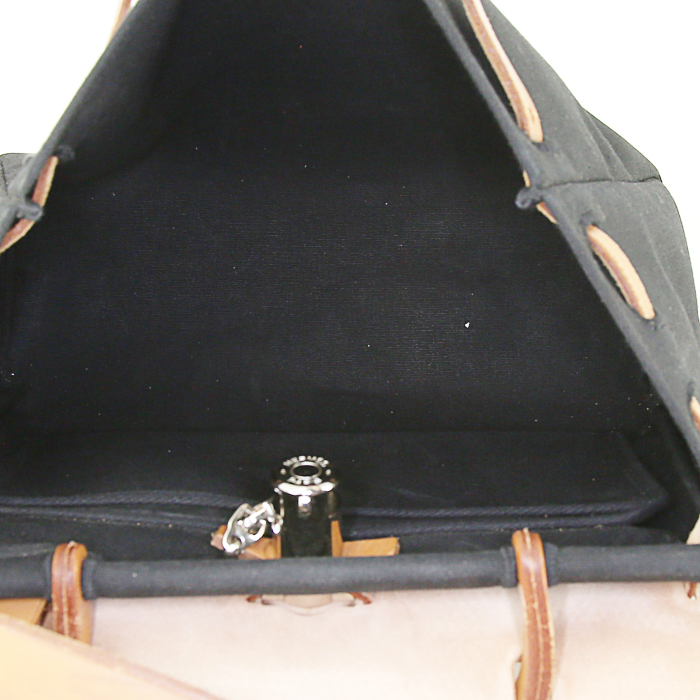 Hermes Herbag bag worn on the shoulder or carried in the hand in black canvas and natural leather - Detail D2