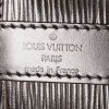 Sac à main Louis Vuitton petit Noé petit modèle en cuir épi noir - Detail D3 thumbnail