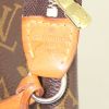 Bolsito de mano Louis Vuitton Pochette accessoires en lona Monogram marrón y cuero natural - Detail D3 thumbnail