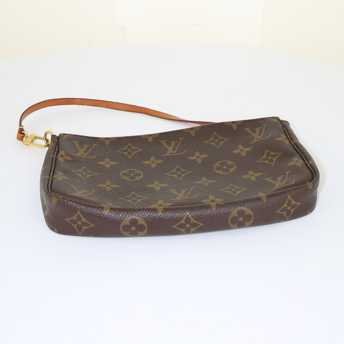 Bolsito de mano Louis Vuitton Pochette accessoires en lona Monogram marrón y cuero natural - Detail D4