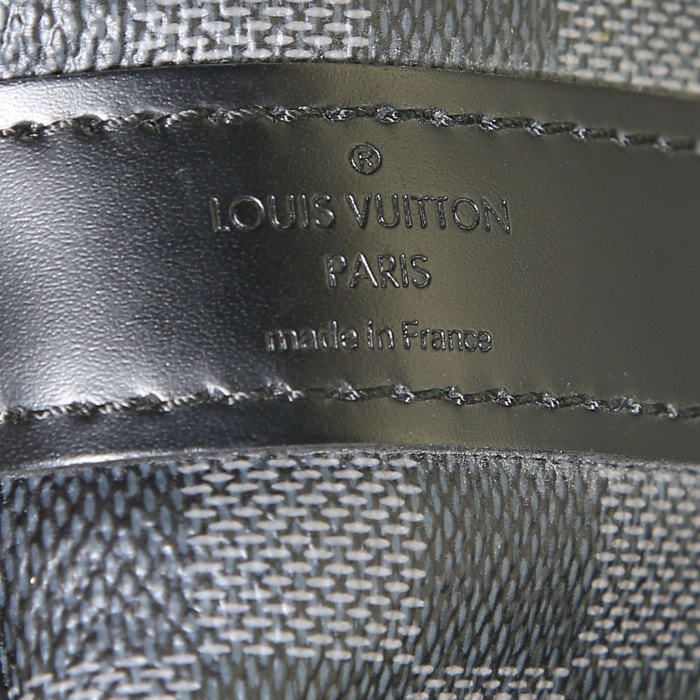 Sac de voyage Louis Vuitton Keepall 55 cm en toile damier enduite grise et cuir noir - Detail D4