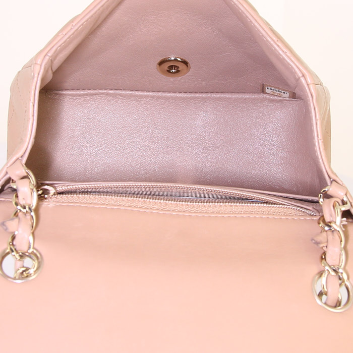 Borsa a tracolla Chanel Mini Timeless in pelle trapuntata beige - Detail D2