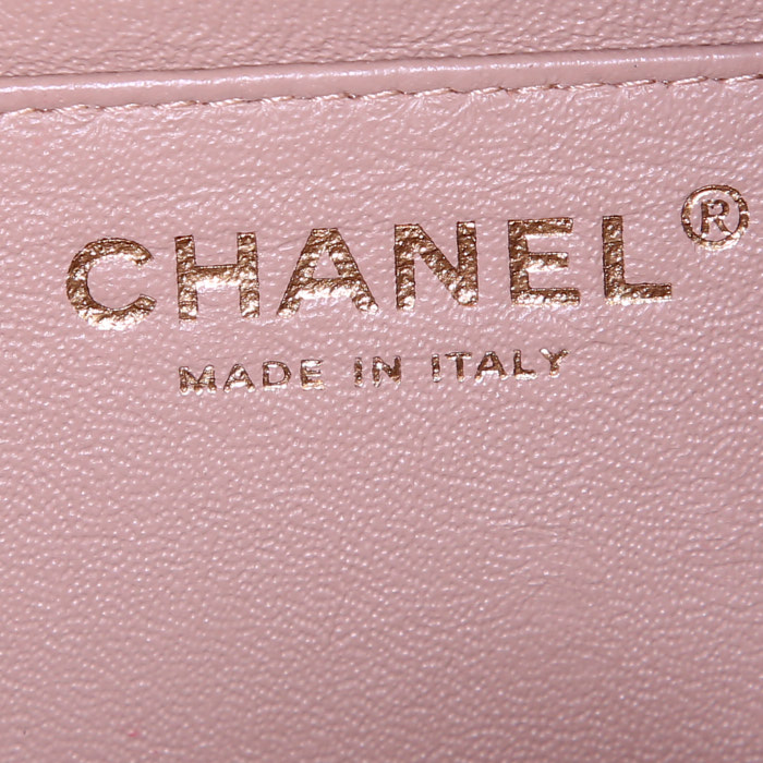 Bolso bandolera Chanel Mini Timeless en cuero acolchado beige - Detail D3