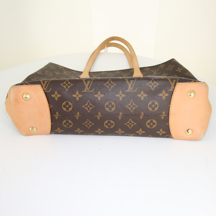 Bolso Louis Vuitton Wilshire en lona Monogram y cuero natural - Detail D4