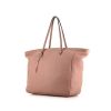 Gucci Bree bag worn on the shoulder or carried in the hand in rosy beige grained leather - 00pp thumbnail