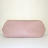 Gucci Bree bag worn on the shoulder or carried in the hand in rosy beige grained leather - Detail D5 thumbnail